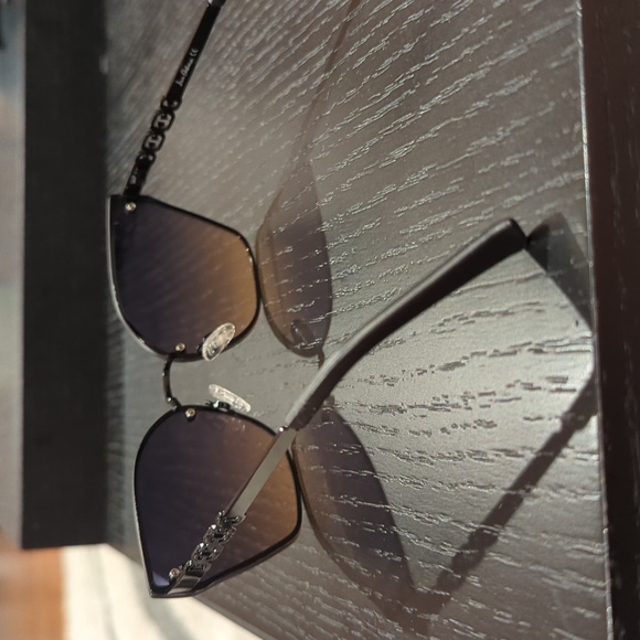Sam Edelman Sunglasses - Picture 4 of 4
